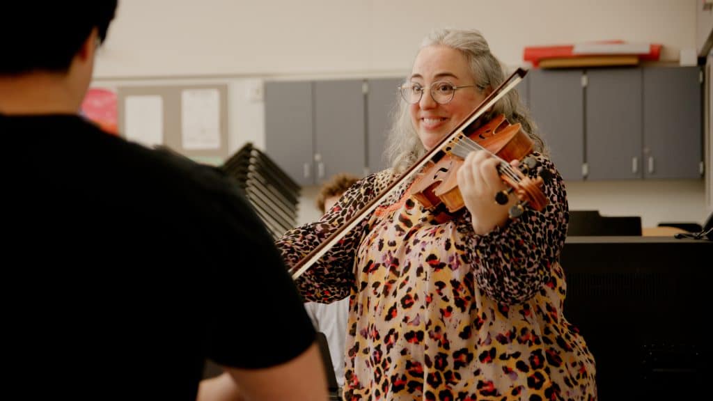 Beth Guterman Chu, Principal Violist of the St. Louis Symphony teaches a student during a viola masterclass.